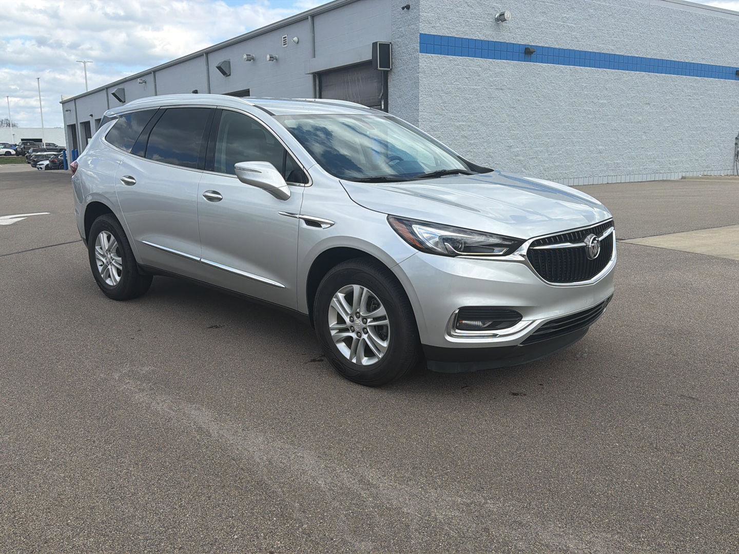 Used 2021 Buick Enclave Essence image 7