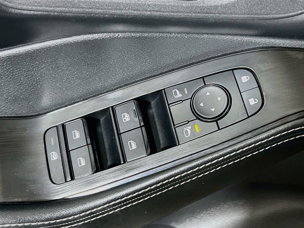 Used 2025 Nissan Rogue SV AWD/4WD image 16