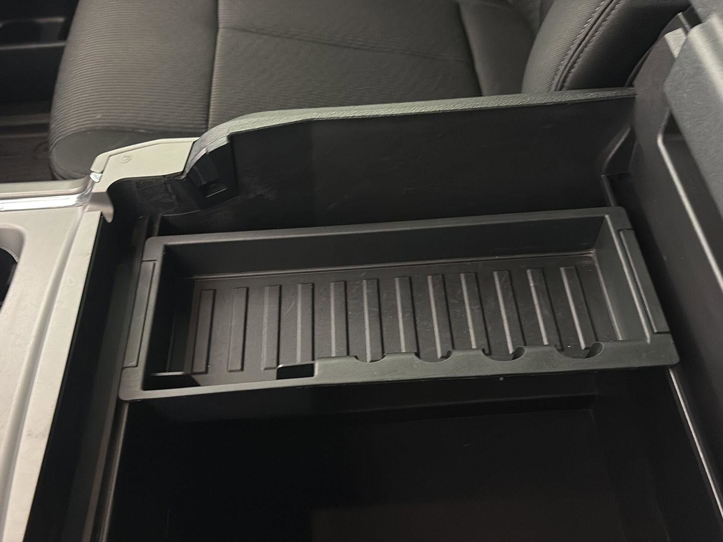 Used 2018 Ford Expedition XLT image 36