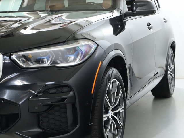 Used 2022 BMW X5 xDrive40i w/ M Sport Package AWD/4WD image 5