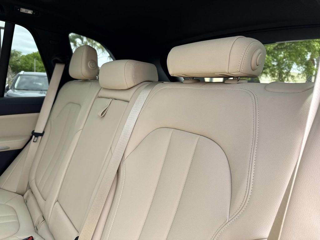 Used 2020 BMW X5 xDrive40i w/ Premium Package image 13