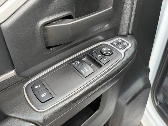 Used 2024 RAM 3500 Tradesman w/ Chrome Appearance Group AWD/4WD image 18