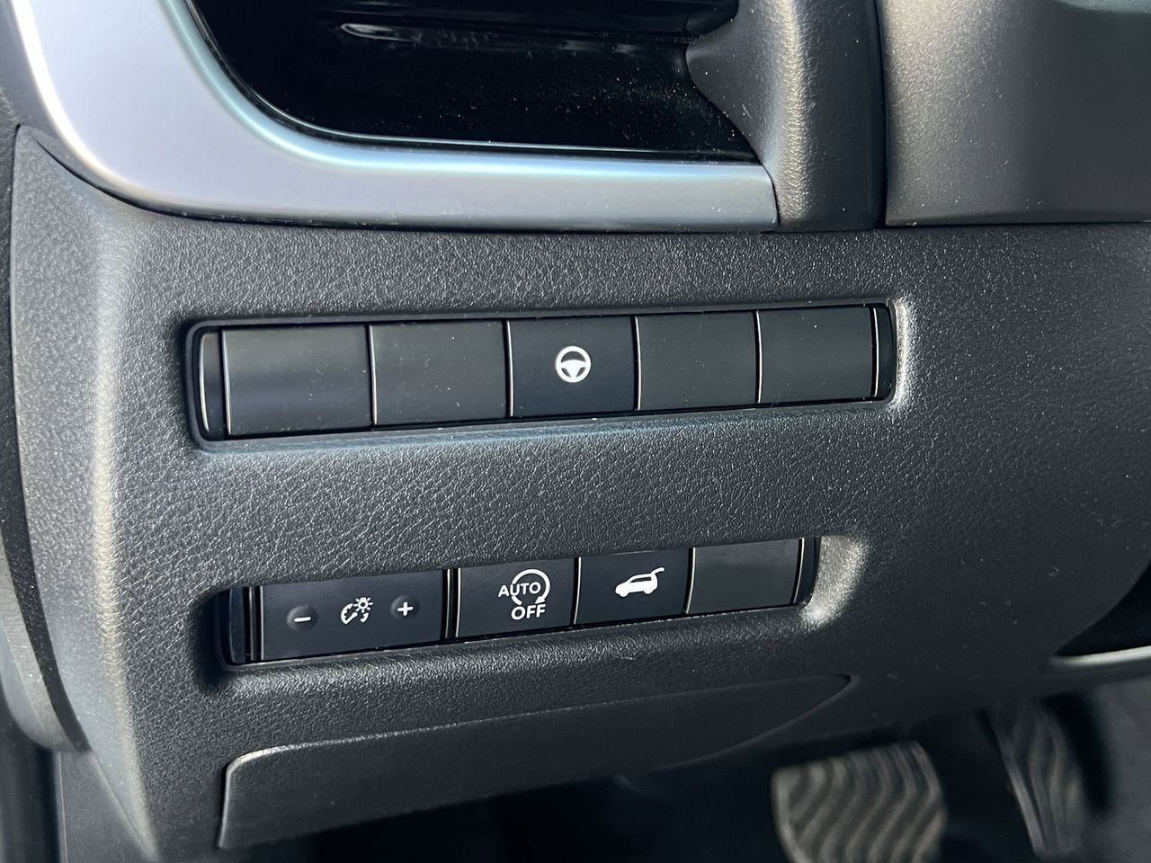 Certified 2025 Nissan Rogue SL image 13