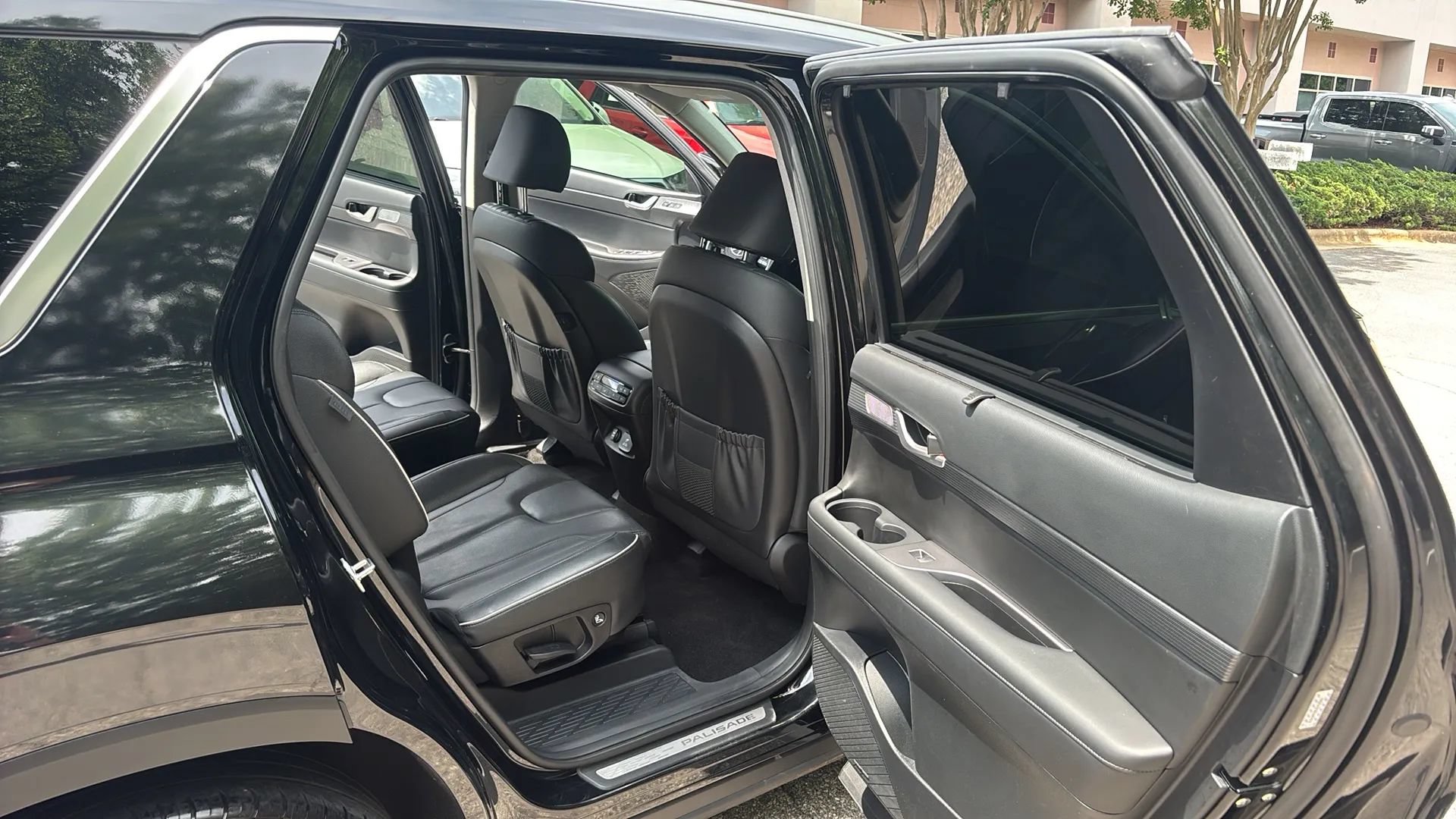 Used 2024 Hyundai Palisade Limited FWD image 23