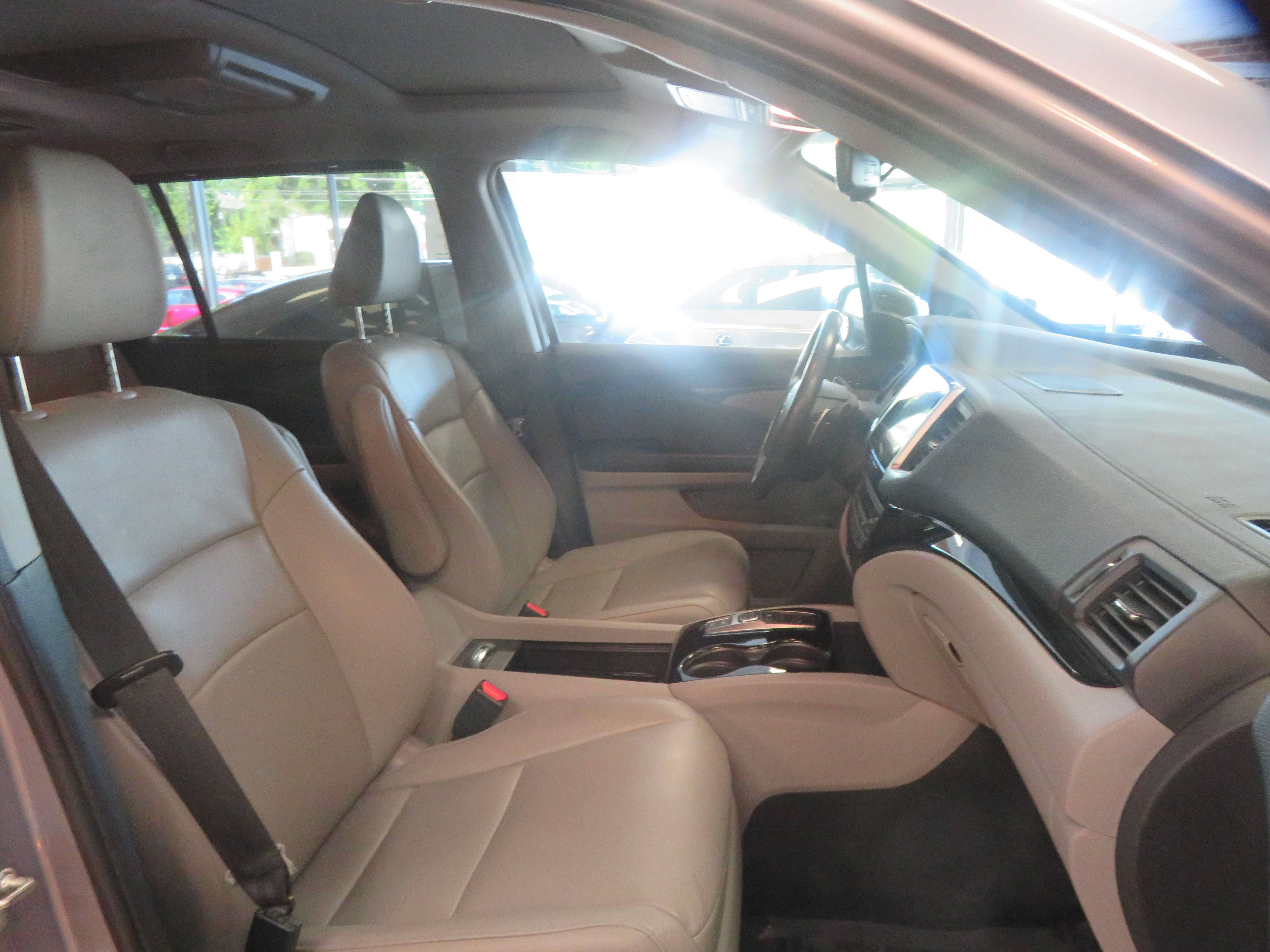 Used 2017 Honda Pilot Touring image 30