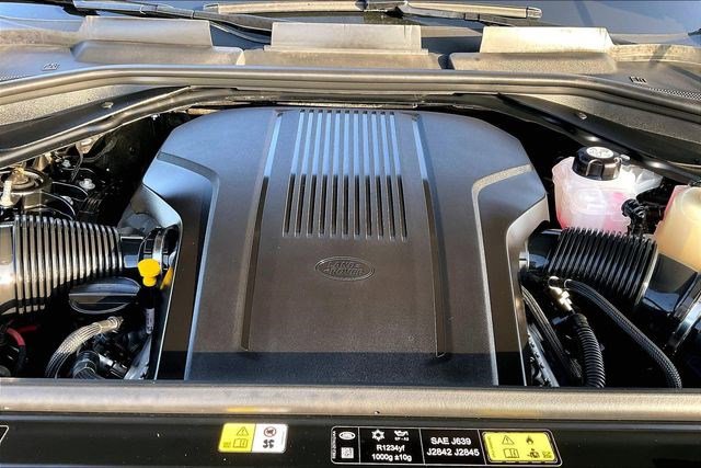 Used 2025 Land Rover Range Rover Long Wheelbase Autobiography image 11