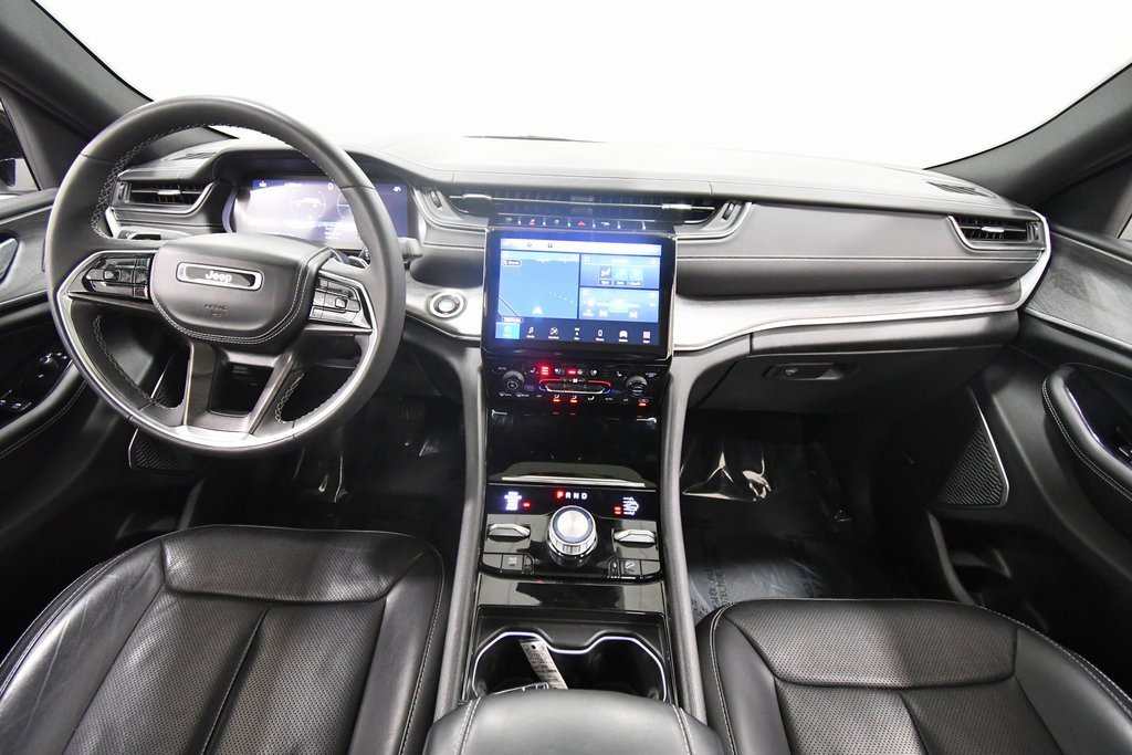 Used 2023 Jeep Grand Cherokee L Overland image 3