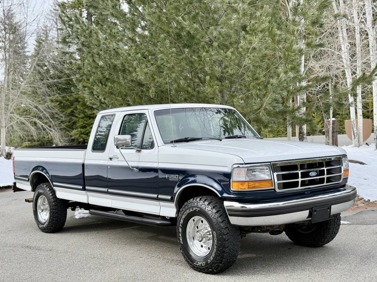 Used 1993 Ford F250 XLT image 1