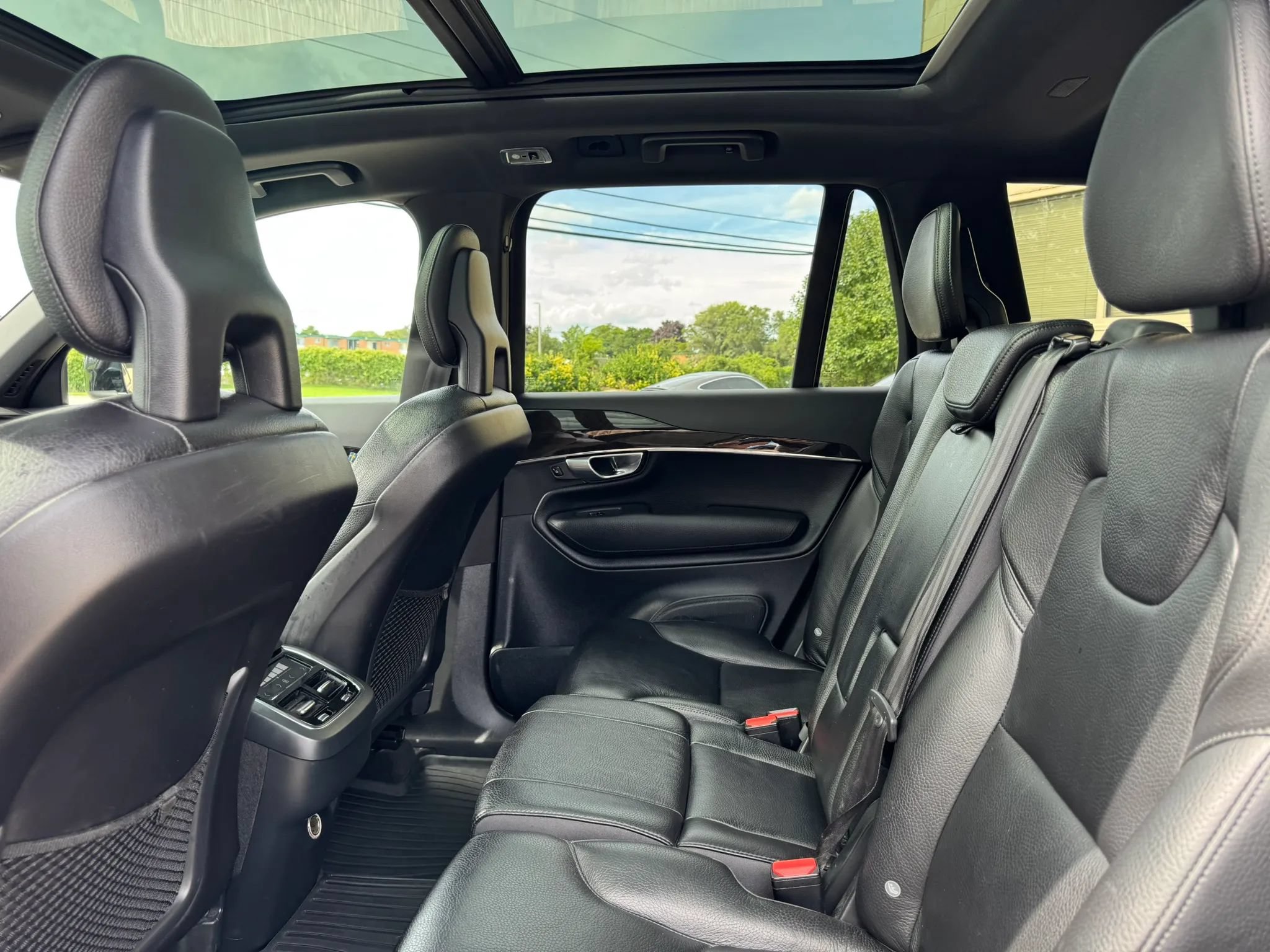 Used 2018 Volvo XC90 T6 Momentum w/ Convenience Package AWD/4WD image 36