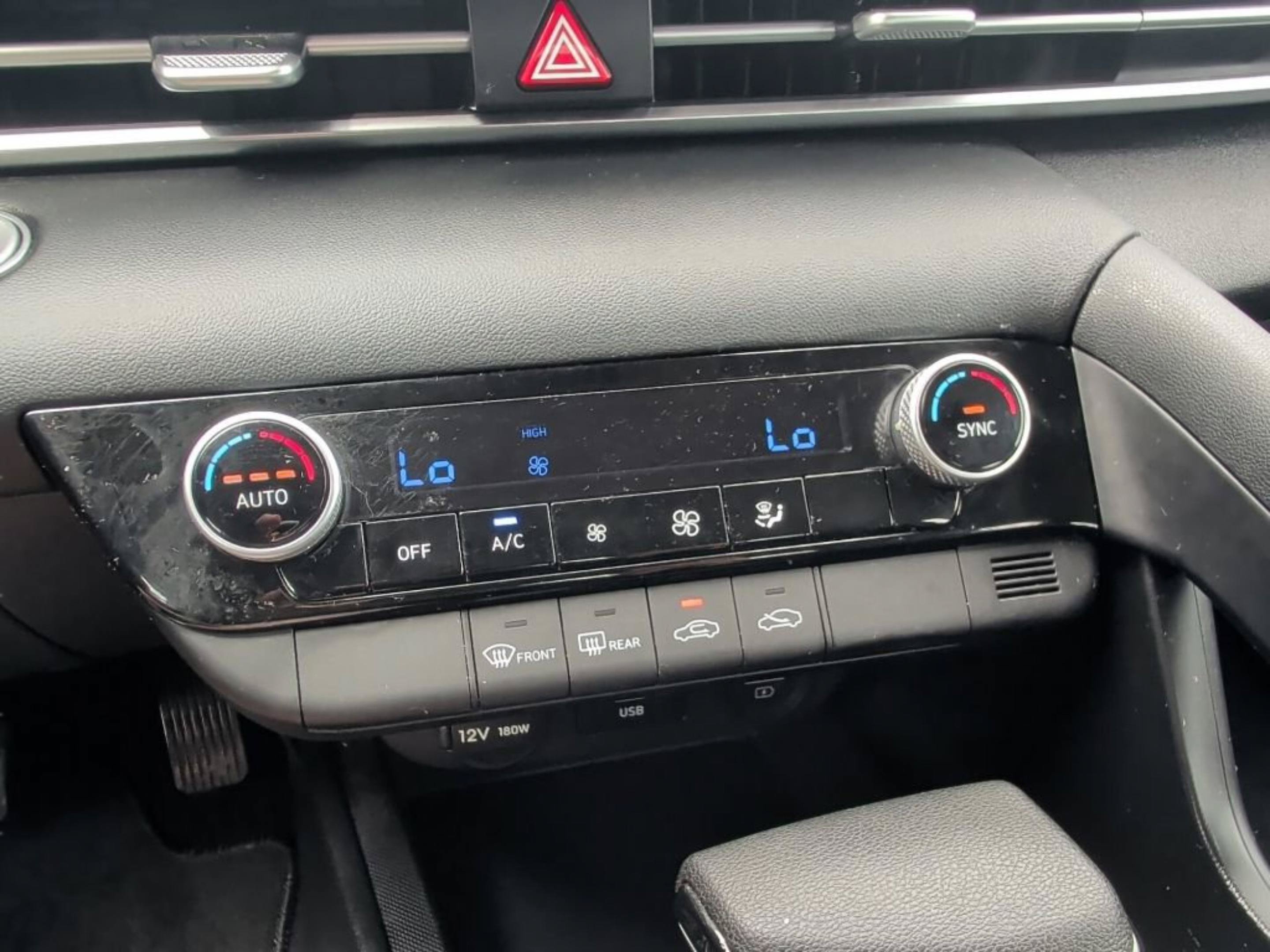 Used 2023 Hyundai Elantra SEL w/ Preferred Accessory Package FWD image 23