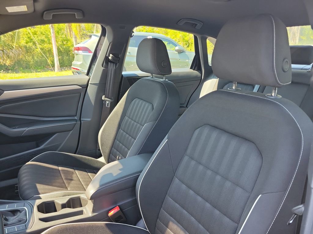 Used 2024 Volkswagen Jetta Sport image 19