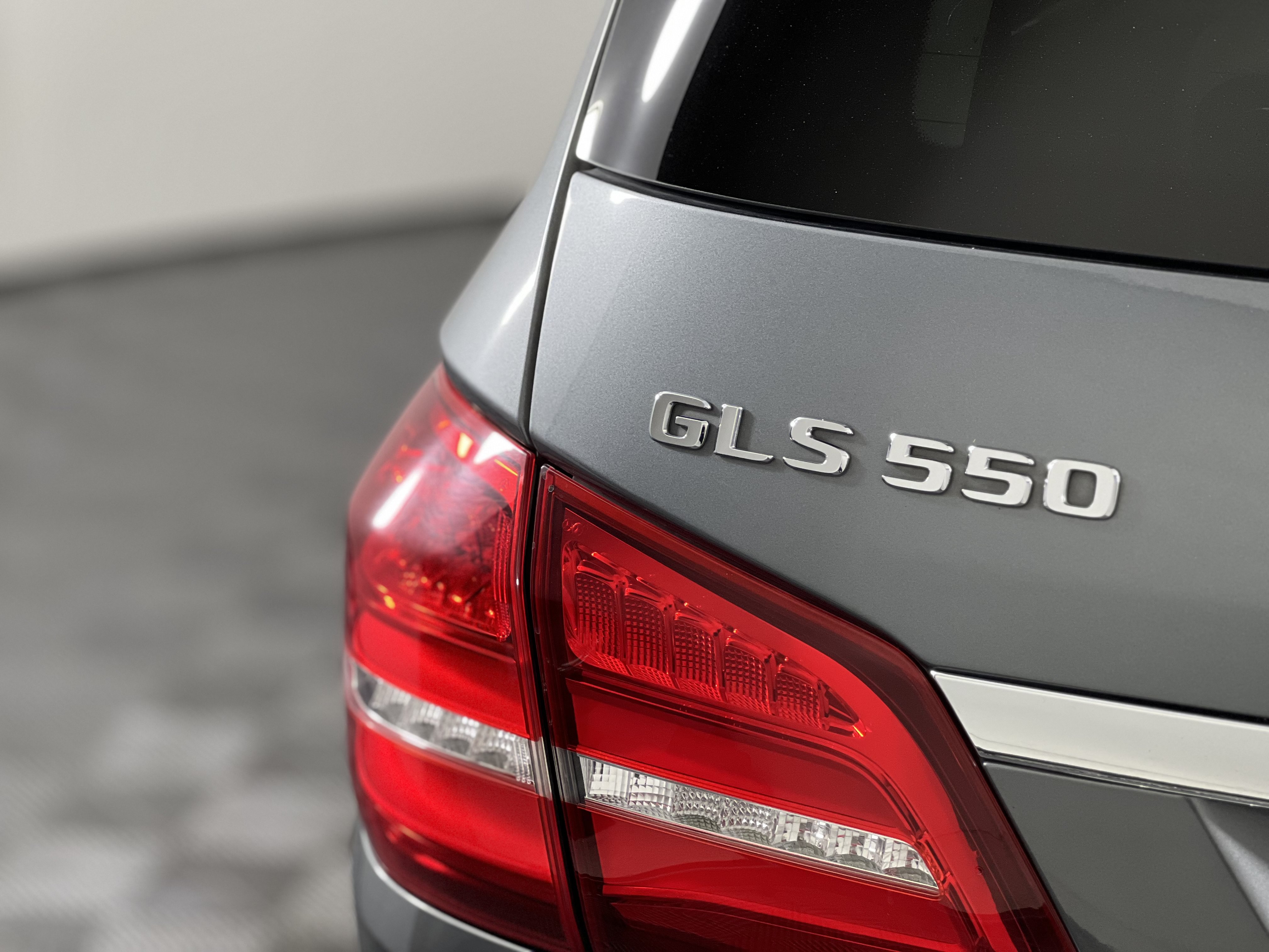 Used 2017 Mercedes-Benz GLS 550 4MATIC image 11