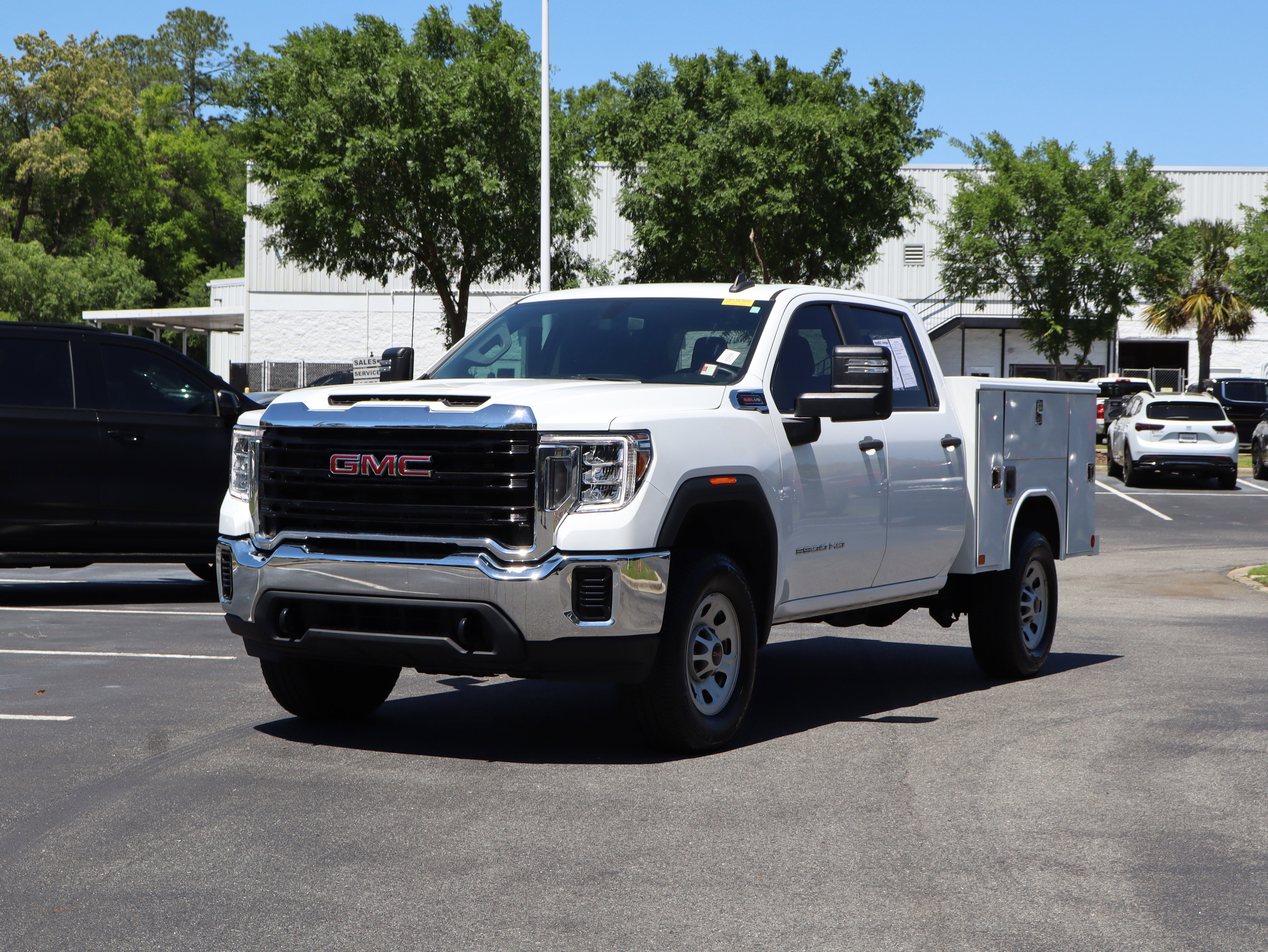 Used 2023 GMC Sierra 3500 Pro w/ Convenience Package image 5