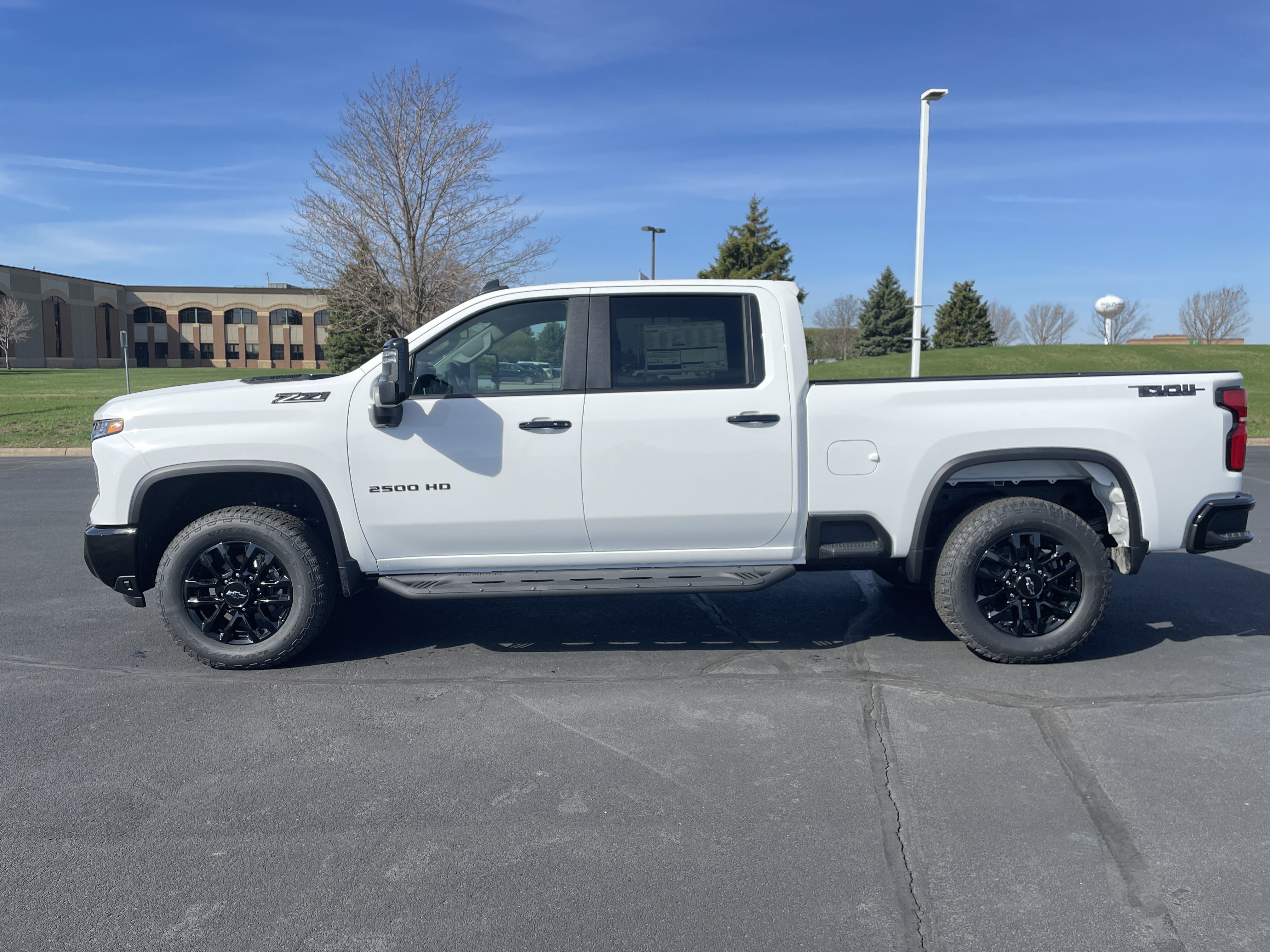 Used 2026 Chevrolet Silverado 2500 LT w/ Trail Boss Package AWD/4WD image 2