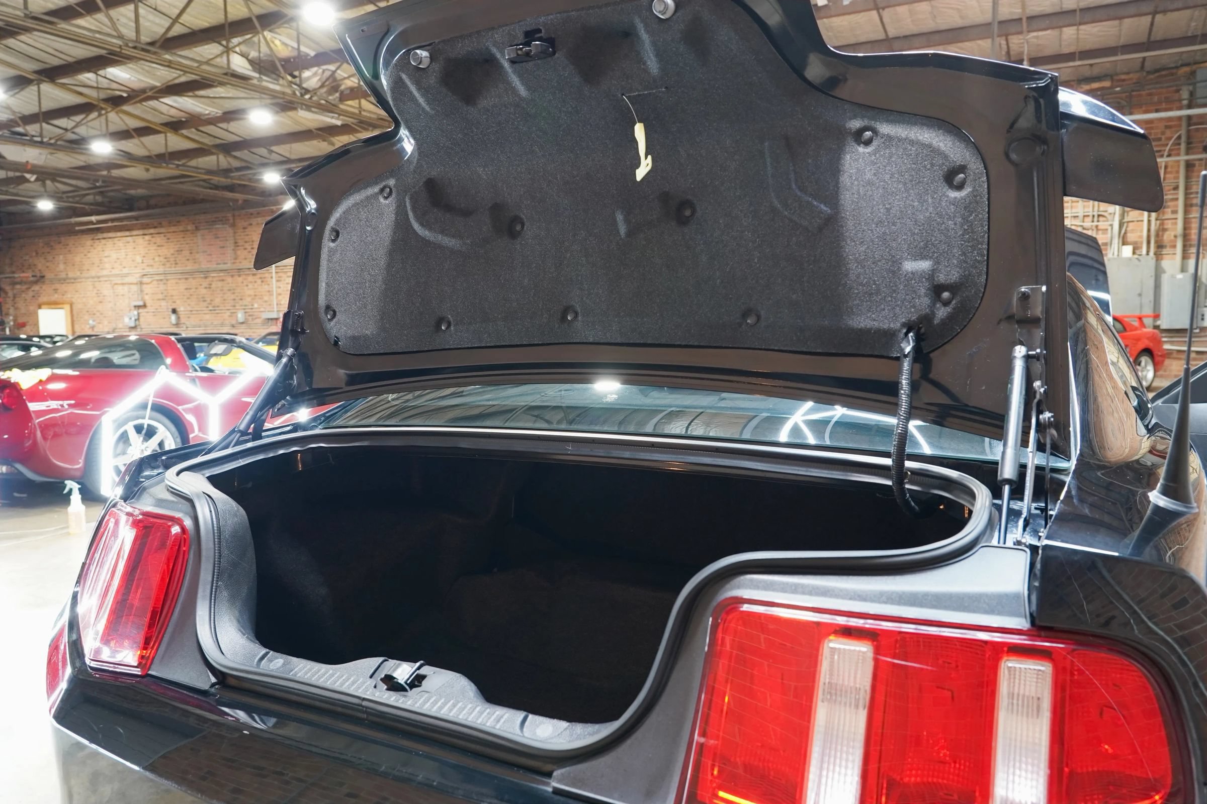 Used 2010 Ford Mustang Shelby GT500 RWD image 30