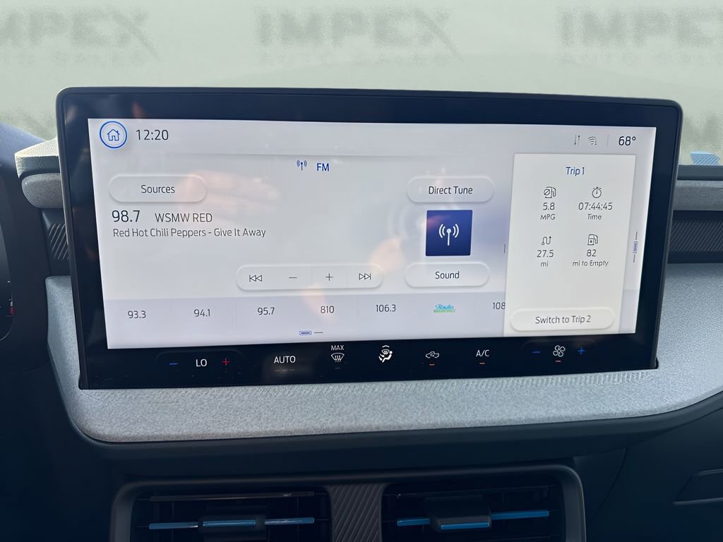 Used 2025 Ford Maverick XLT w/ Equipment Group 302A AWD/4WD image 16