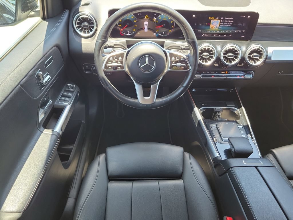 Used 2023 Mercedes-Benz GLB 250 4MATIC w/ Premium Package image 16