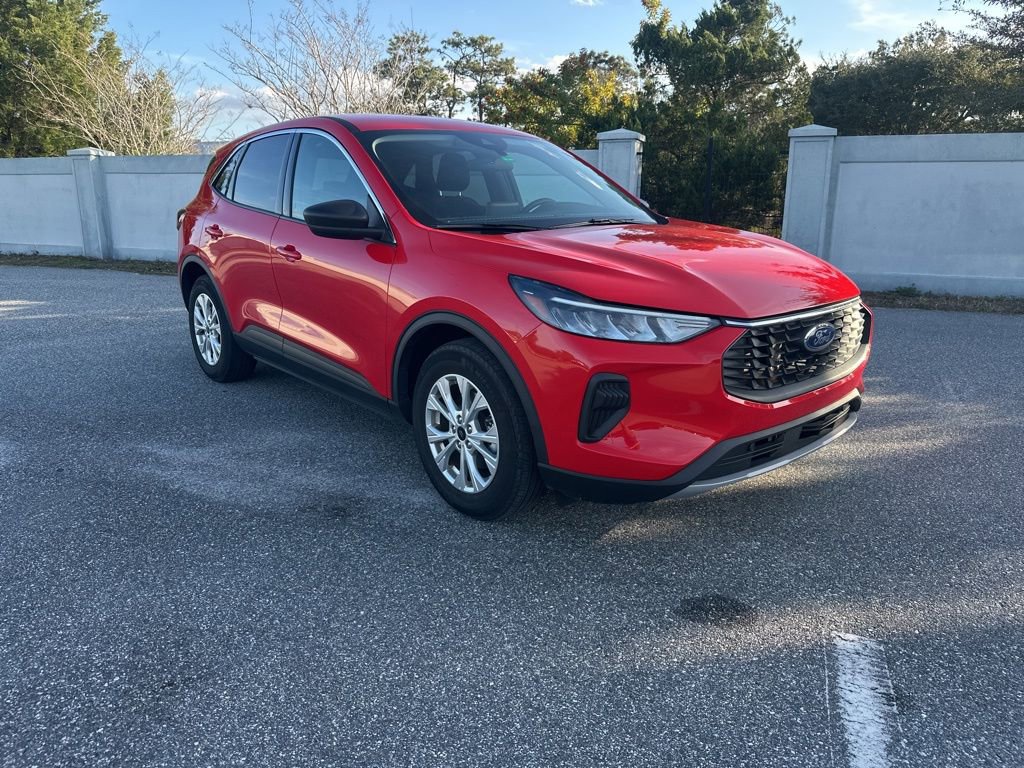 Used 2024 Ford Escape Active image 3