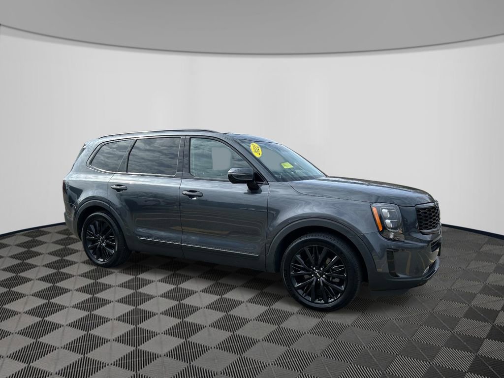 Used 2022 Kia Telluride SX w/ SX Prestige Package image 3