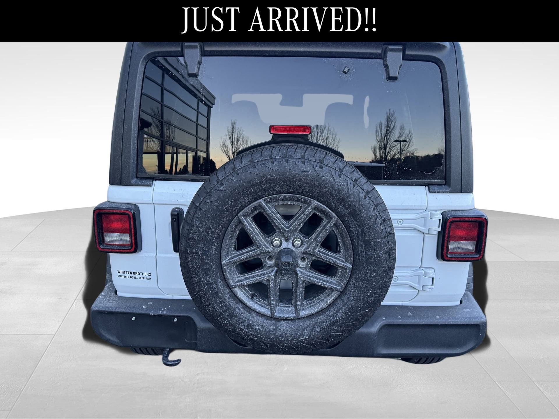 Used 2024 Jeep Wrangler Sport S image 4