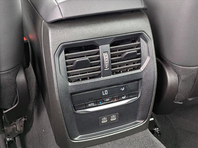 Used 2025 BMW 330i Sedan w/ Convenience Package RWD image 17