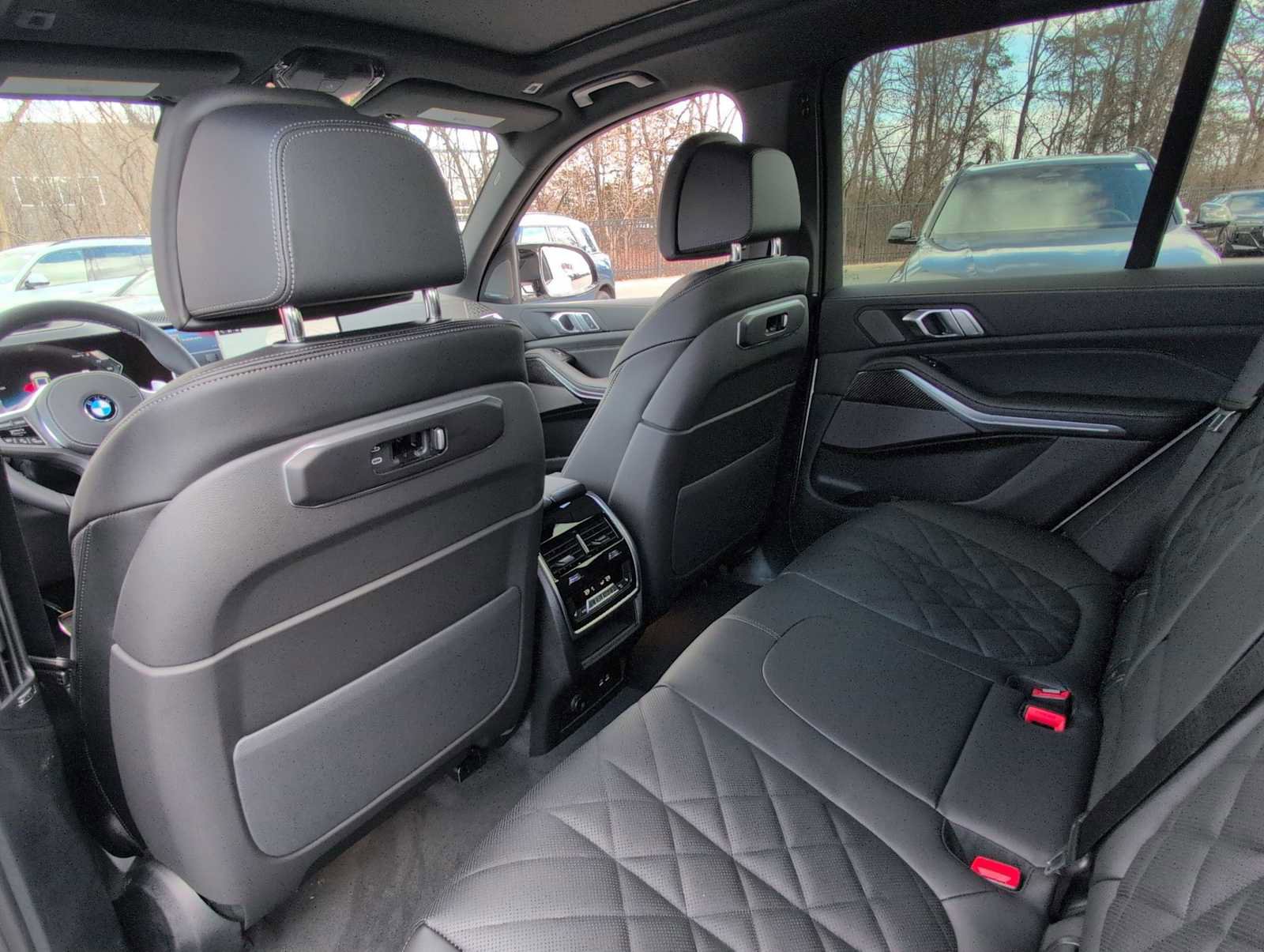 New 2026 BMW X5 M60i w/ Climate Comfort Package image 19