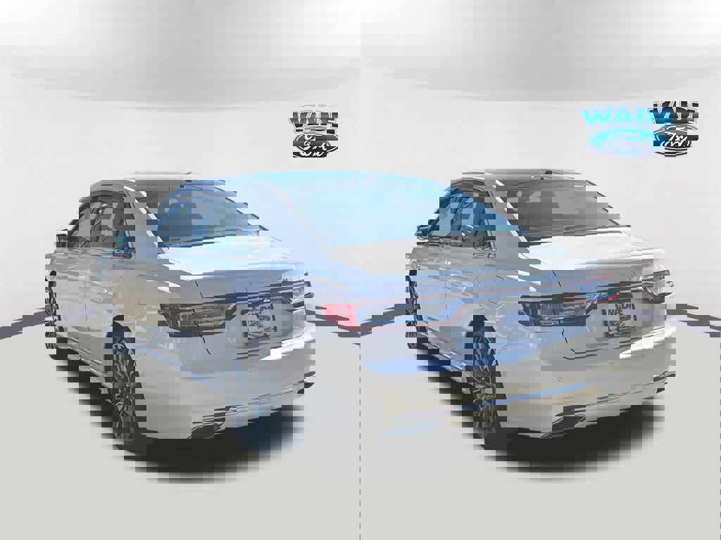 Used 2017 Lincoln Continental Reserve image 7