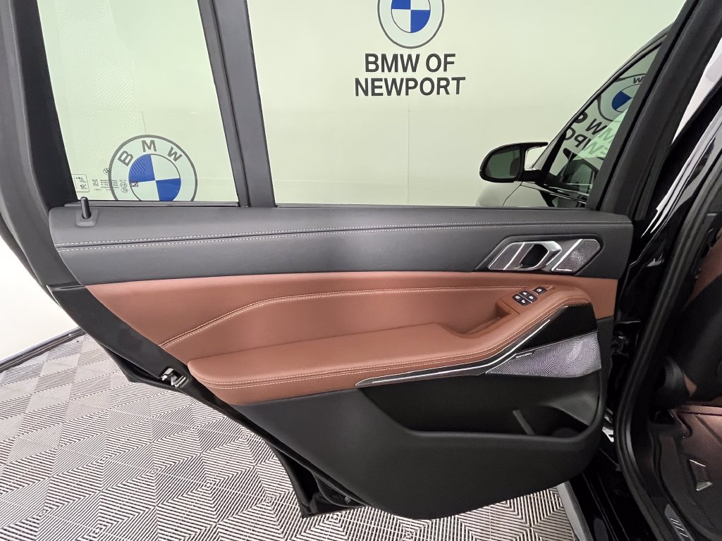Certified 2027 BMW X7 M60i AWD/4WD image 29