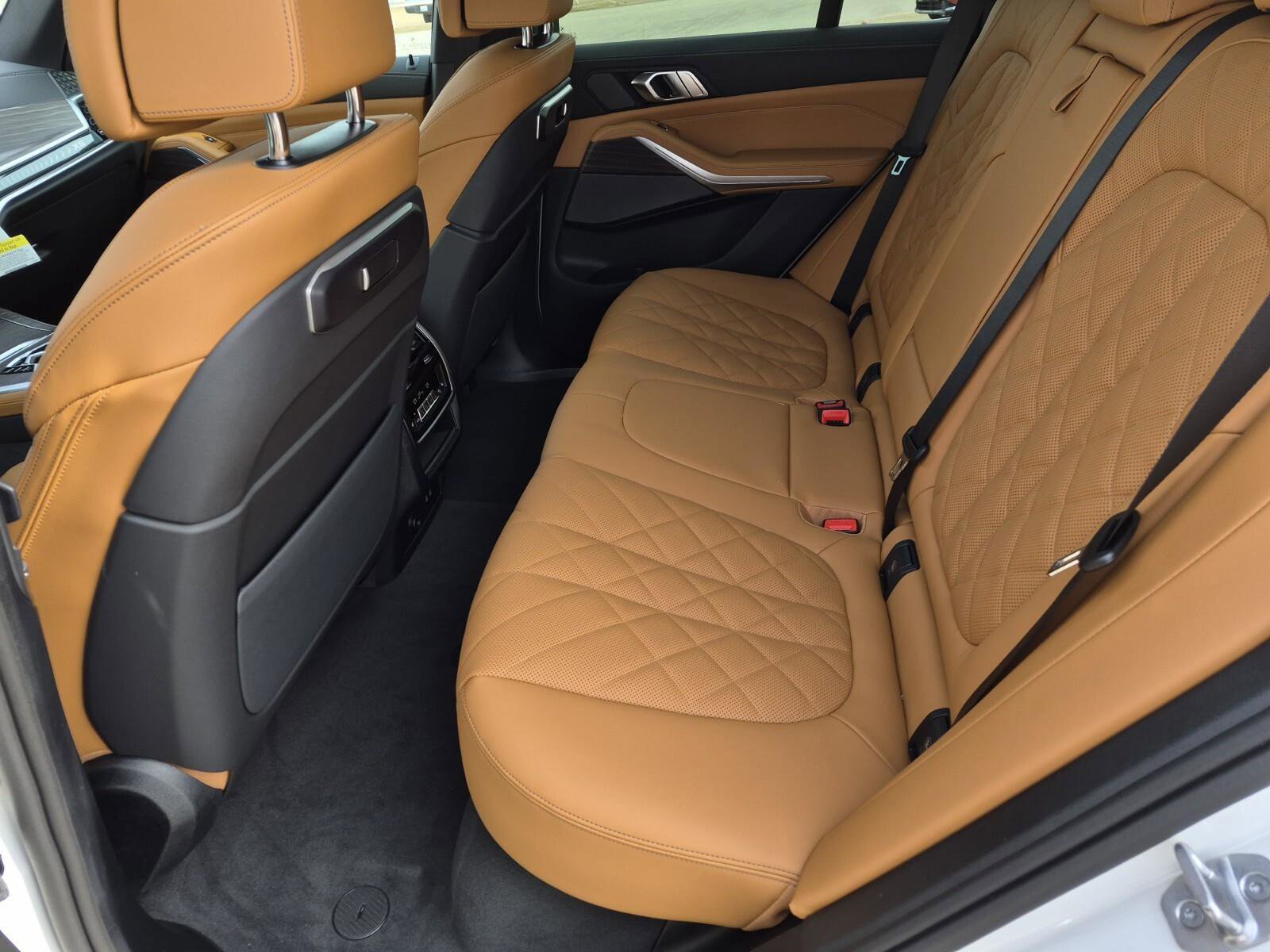 New 2026 BMW X5 xDrive50e w/ Climate Comfort Package image 29