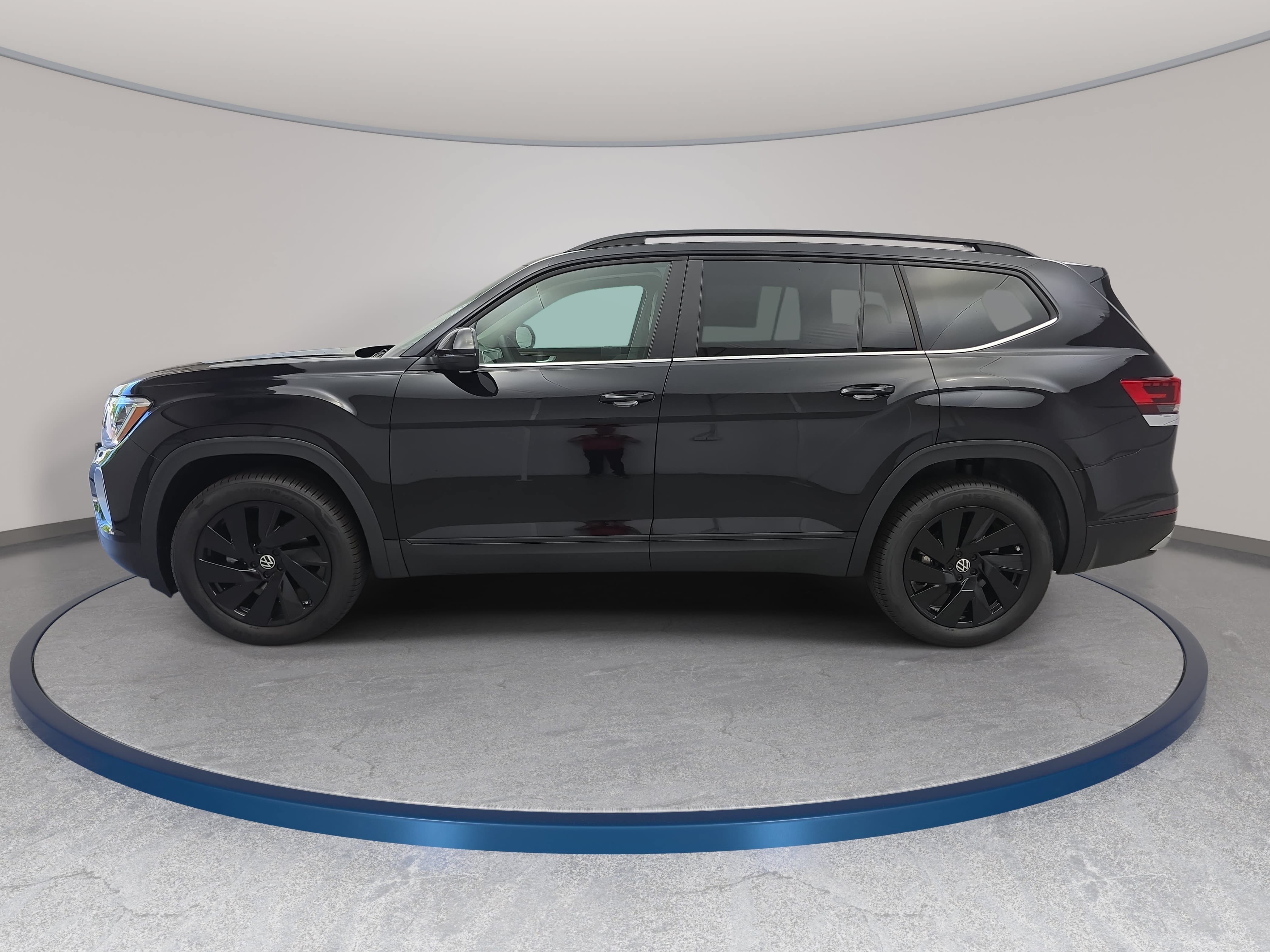 New 2026 Volkswagen Atlas SE FWD image 8