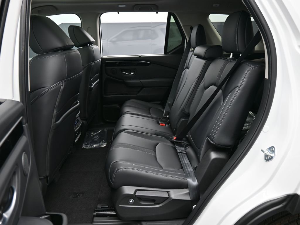 New 2025 Honda Pilot Touring image 36