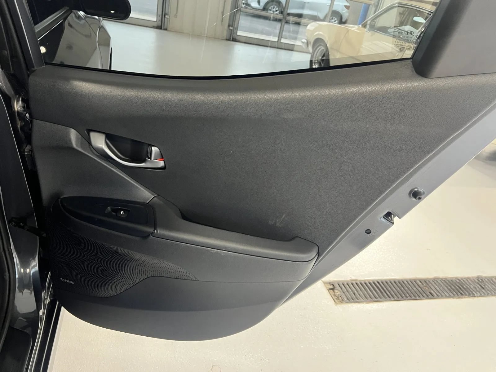 Used 2020 Hyundai Veloster 2.0 Premium FWD image 17