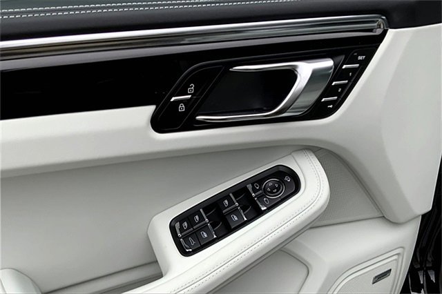 New 2025 Porsche Macan image 28