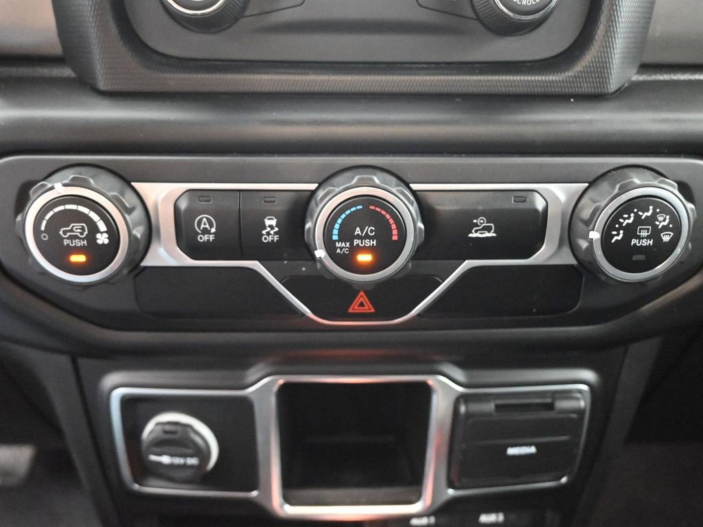 Used 2021 Jeep Gladiator Sport image 32