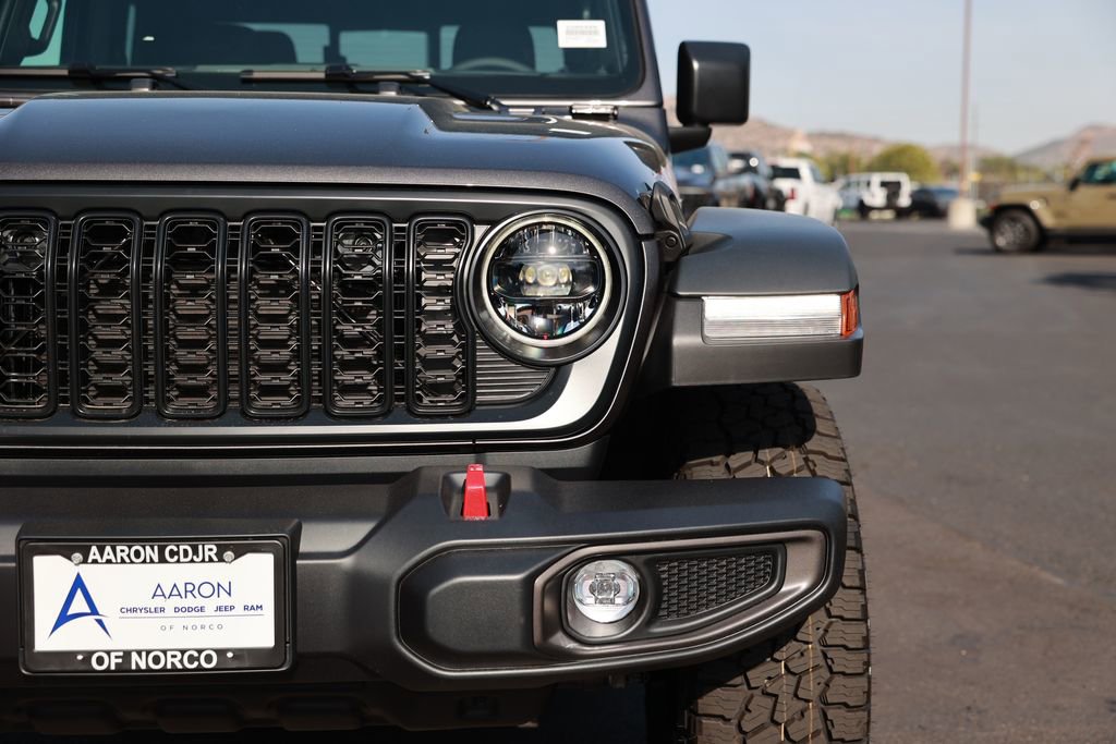 New 2026 Jeep Gladiator Rubicon w/ Steel Power Dome Hood Package AWD/4WD image 5