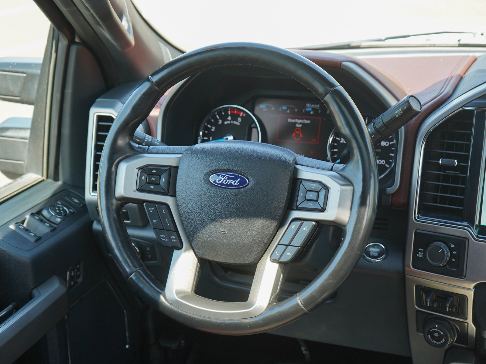 Used 2022 Ford F350 Platinum AWD/4WD image 15