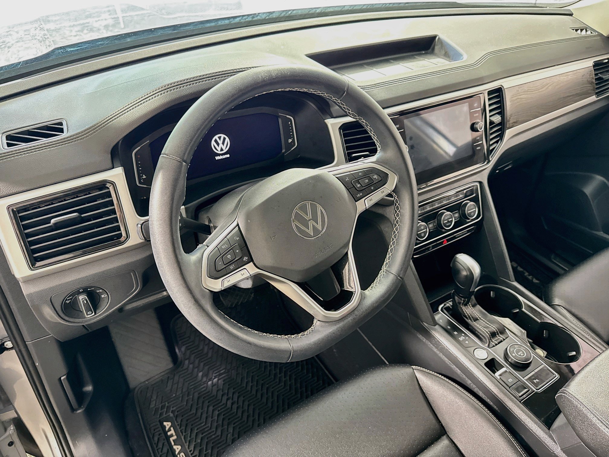 Used 2023 Volkswagen Atlas SE w/ Panoramic Sunroof Package AWD/4WD image 12