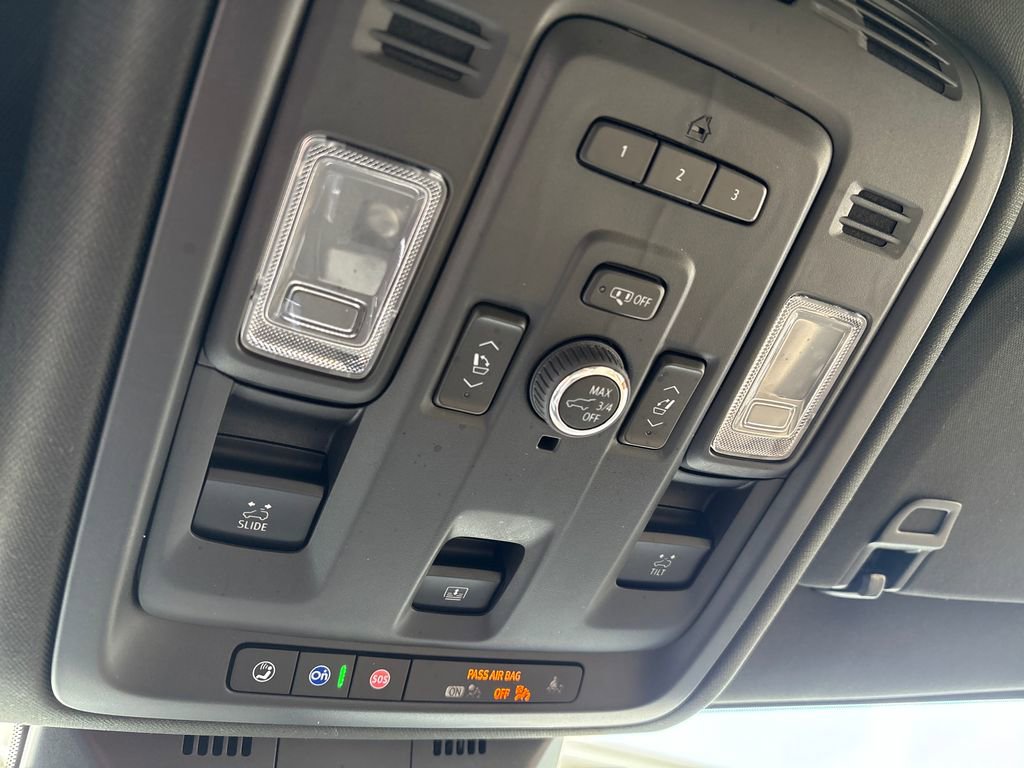 Used 2023 Cadillac Escalade Premium Luxury image 43