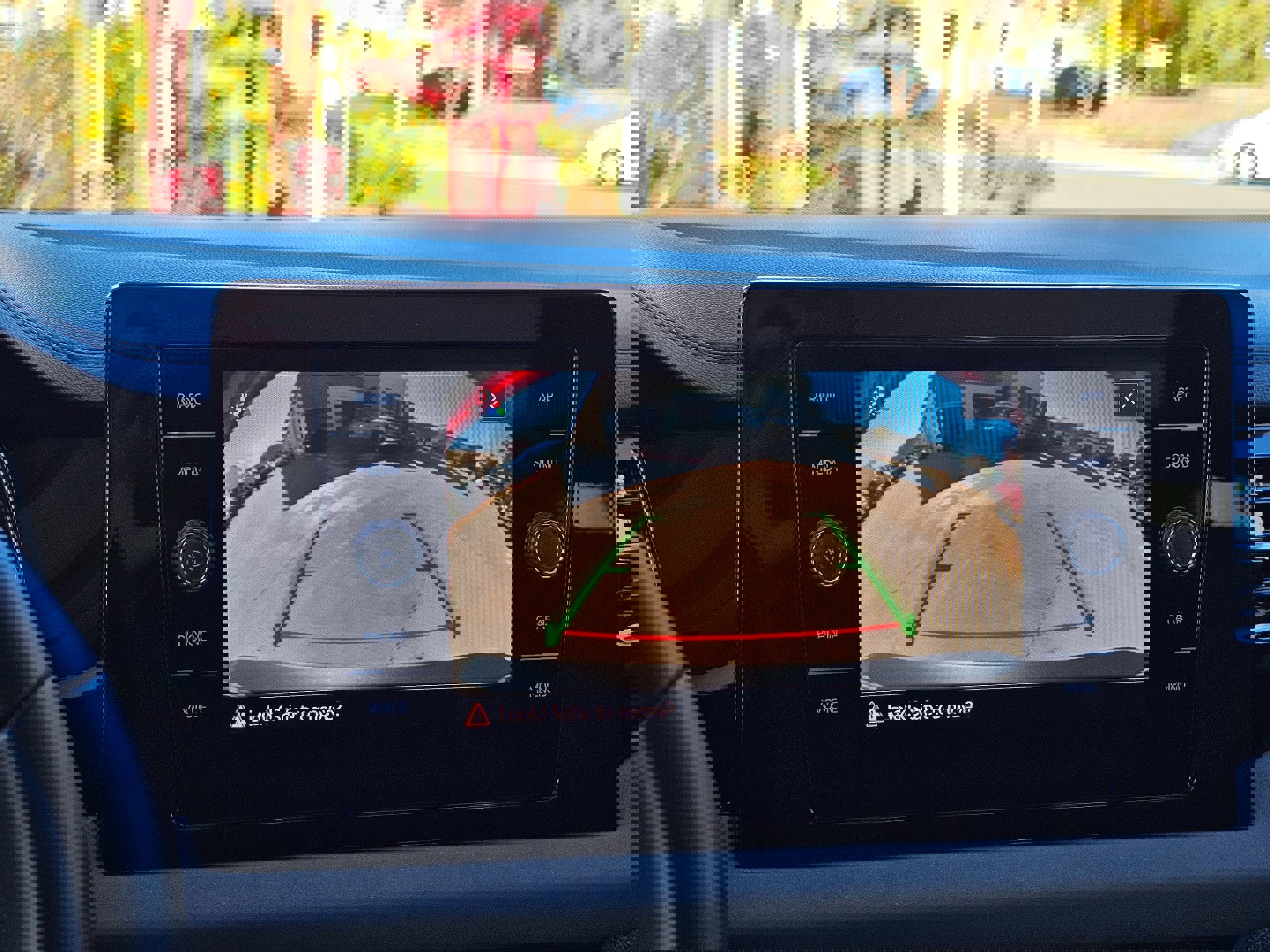 Used 2025 Volkswagen Jetta SE image 30