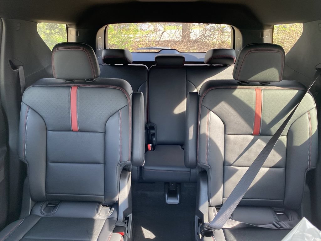 New 2026 Chevrolet Traverse RS w/ LPO, Floor Liner Package AWD/4WD image 14