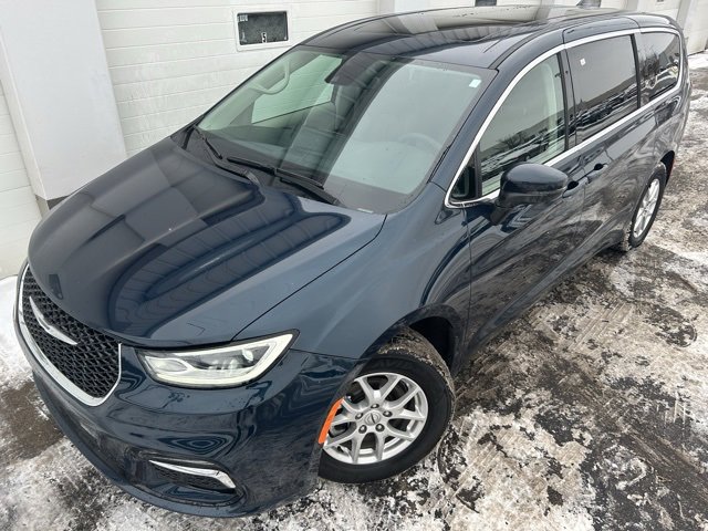 Used 2023 Chrysler Pacifica Touring-L