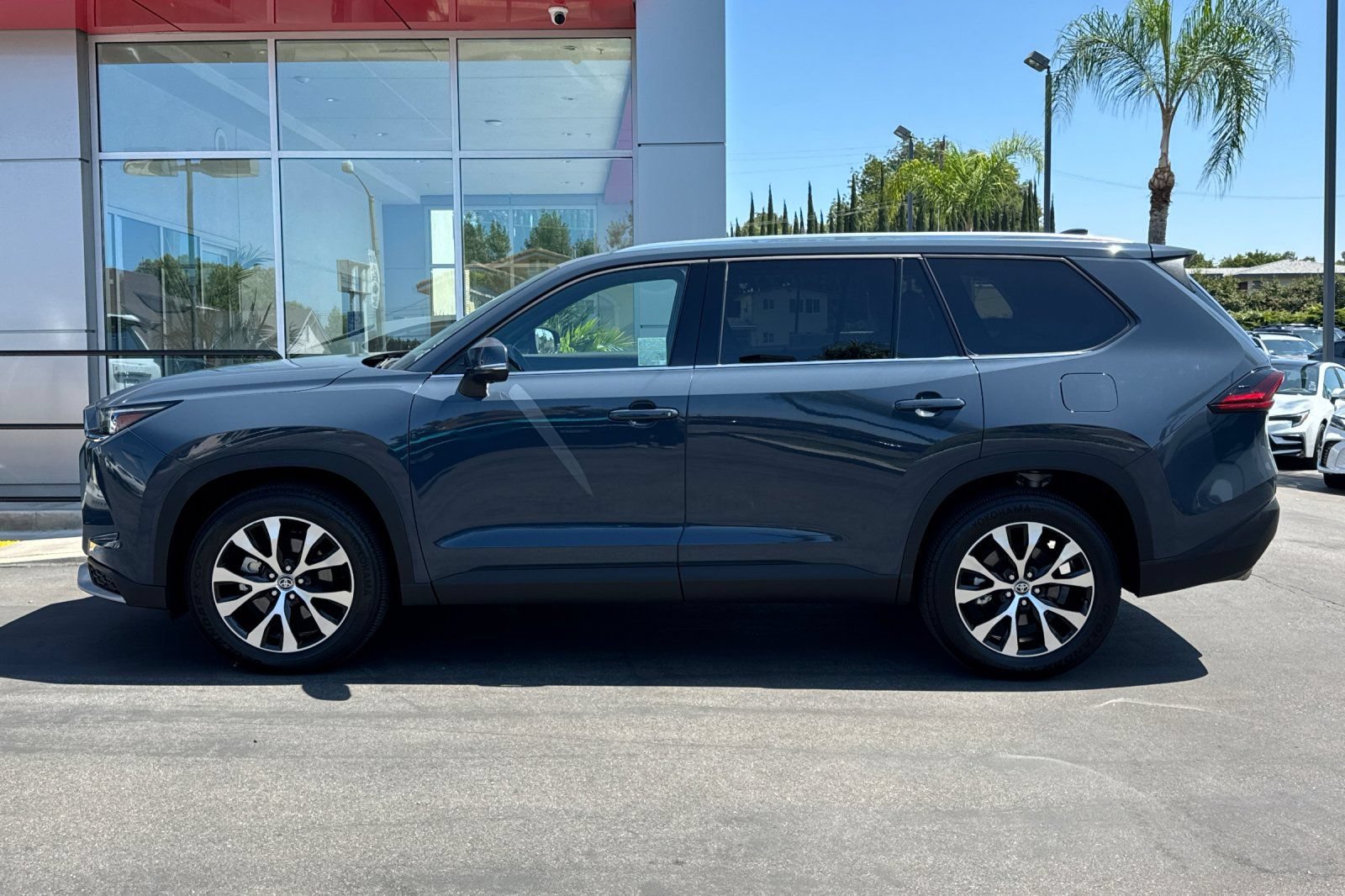 Certified 2025 Toyota Grand Highlander AWD Hybrid image 9