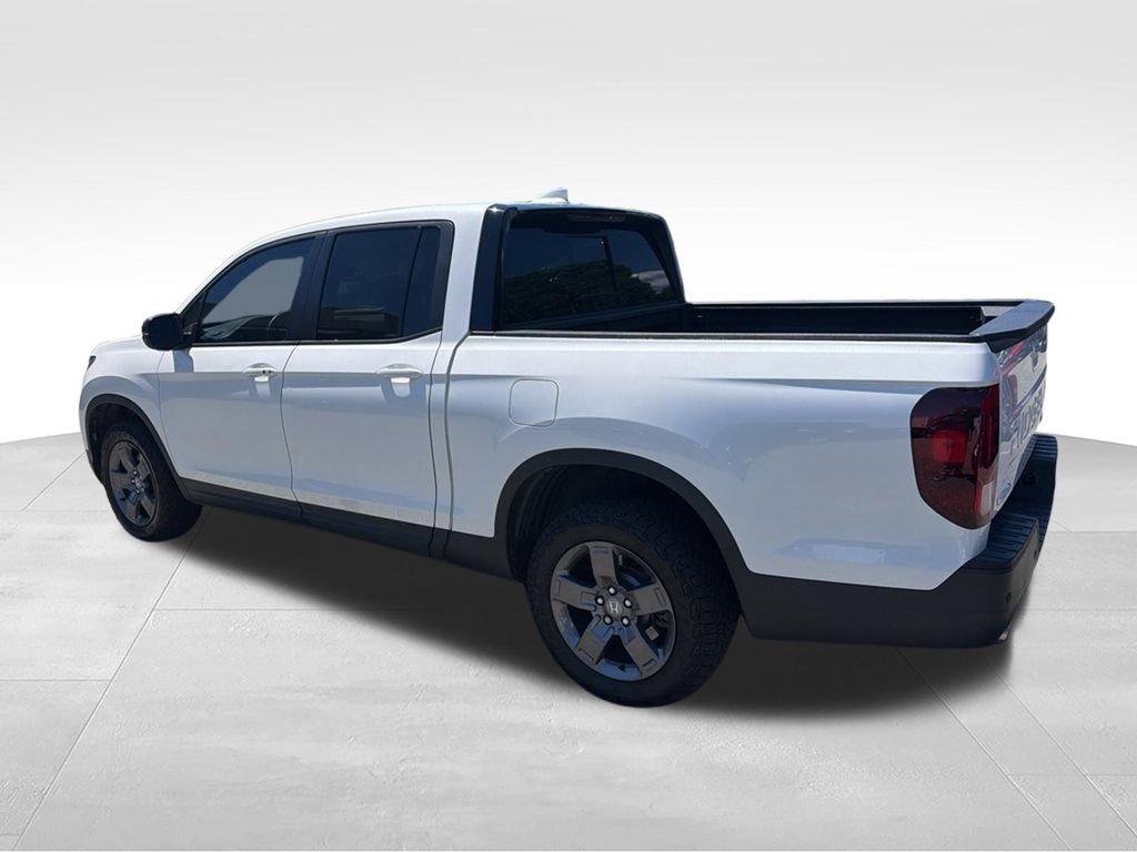 Used 2024 Honda Ridgeline TrailSport image 3