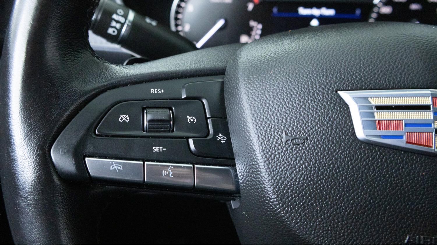 Used 2022 Cadillac XT4 Premium Luxury w/ Safety Alert Package AWD/4WD image 17