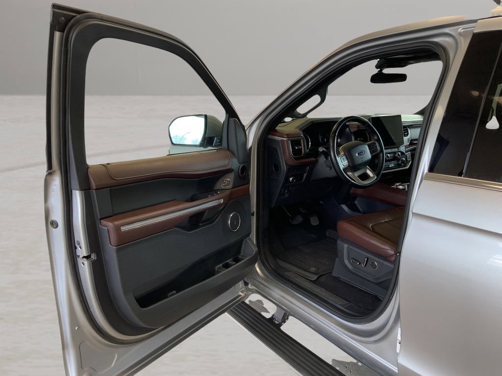 Used 2022 Ford Expedition Max Limited AWD/4WD image 31