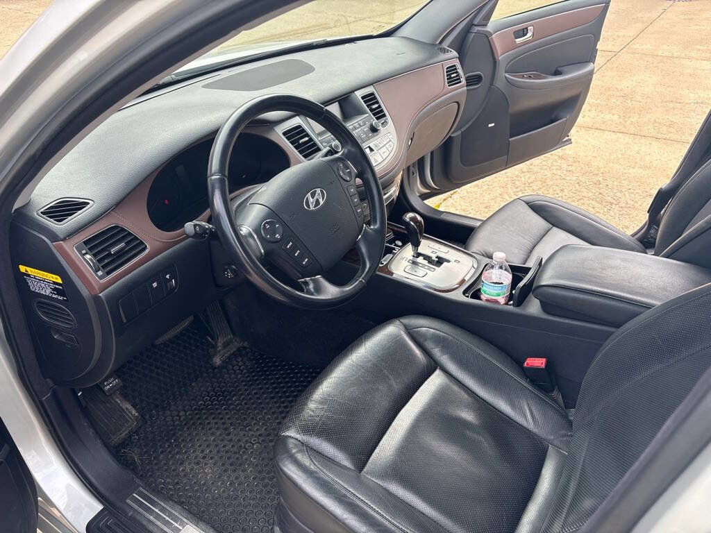 Used 2009 Hyundai Genesis 3.8 w/ Premium Plus Pkg 3 RWD image 9