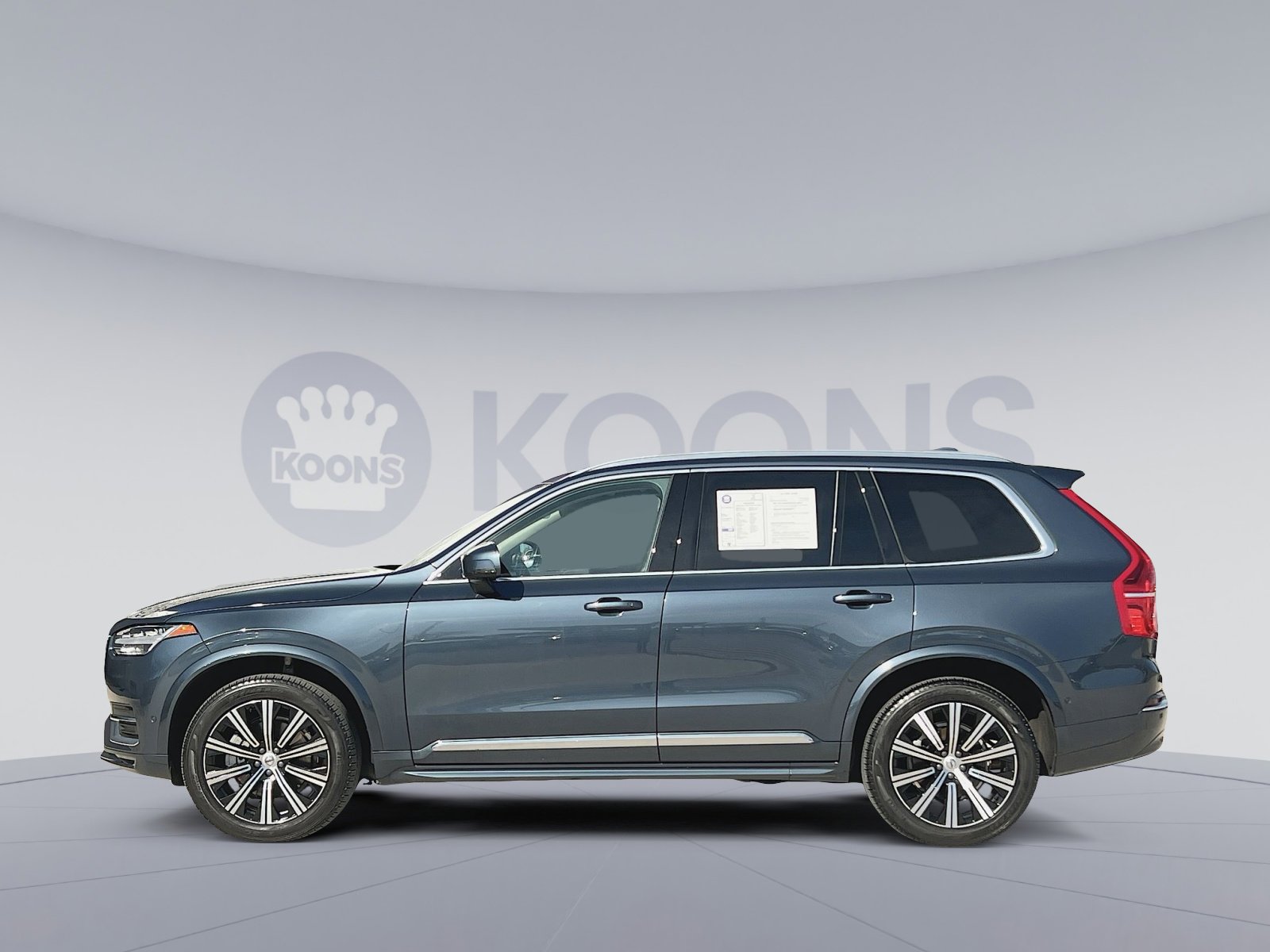 Used 2023 Volvo XC90 B6 Plus image 13