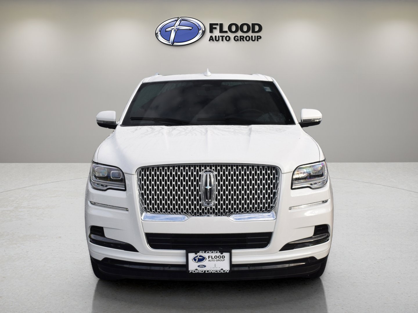 Used 2024 Lincoln Navigator L Reserve image 2