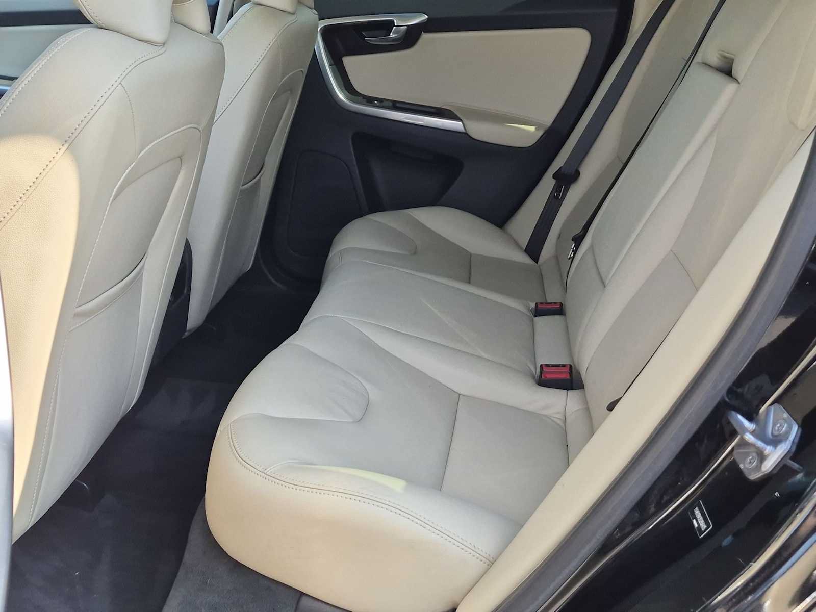 Used 2016 Volvo XC60 T5 Premier w/ Proximity Package AWD/4WD image 21