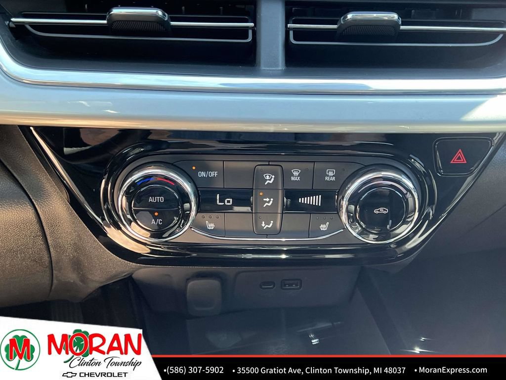 Certified 2024 Chevrolet Trax LT w/ Driver Confidence Package FWD image 22